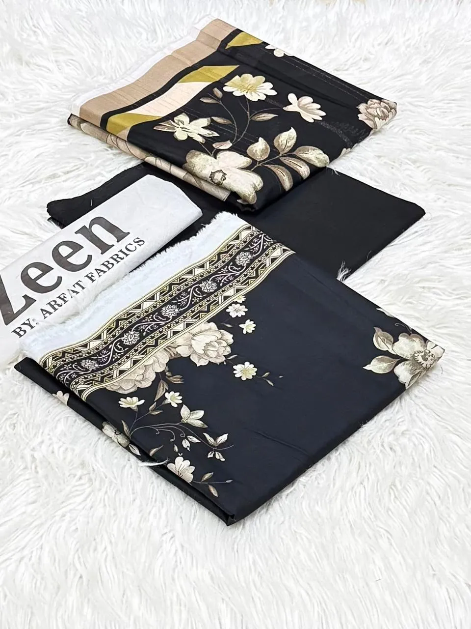 Zeen Black & White Lawn 3PC Suit 2026 | Printed Summer Collection